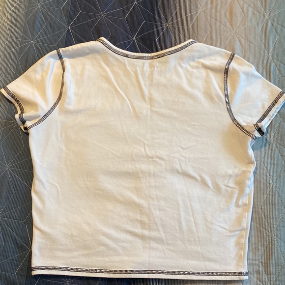 Hollister Baby Tee size Medium Great Condition - Picture 3 of 3